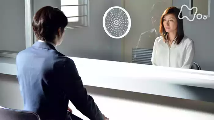 愛を乞う女