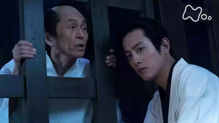 「落葉降る」