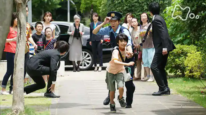「警察官、危機一髪！」