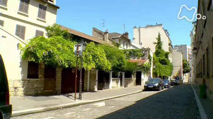 「職人の笑顔輝く パリ ビュットオカイユ界わい」