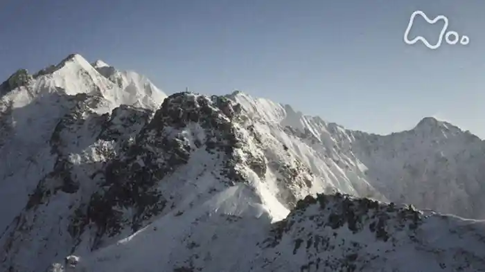 「西穂高岳独標～雪と氷の頂へ～」