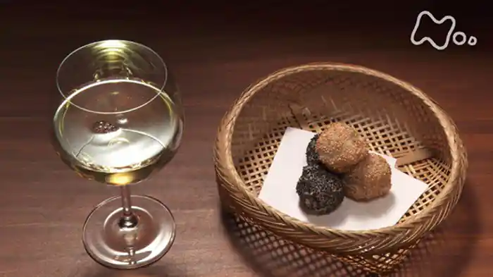 「ごまで呑（の）む」