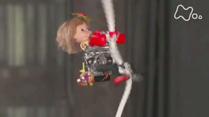 「赤ちゃん人形　綱登り」