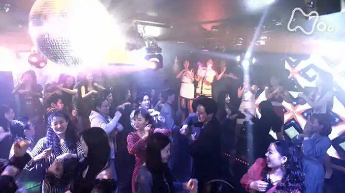 東京ブラックホールＩＩＩ　魅惑と罪のバブルの宮殿