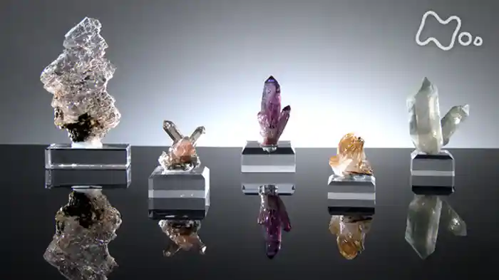 「神秘の石　水晶」