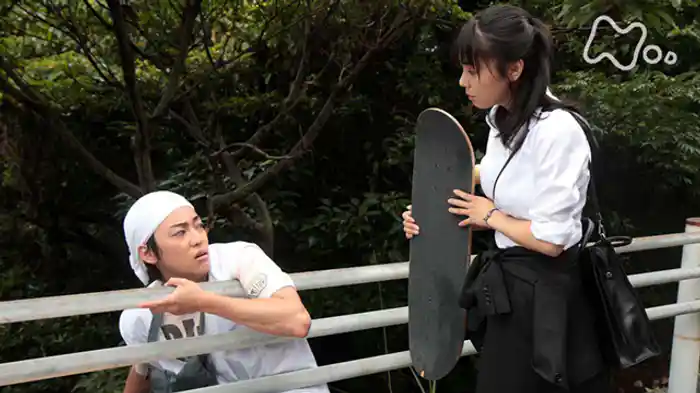 「波にもまれて、どこへやら?」