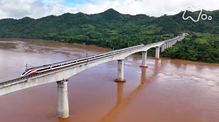 （１０）ラオス縦断　山里　刺しゅうの温もり