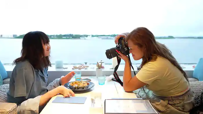 (8)両腕欠損の女性×ギャルメイクのカメラマンin金沢