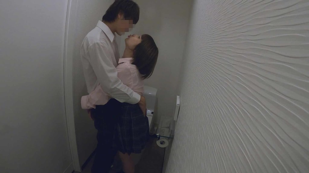 女●●生トイレSEX●撮 関西巨乳J●＆純真清楚J● 編