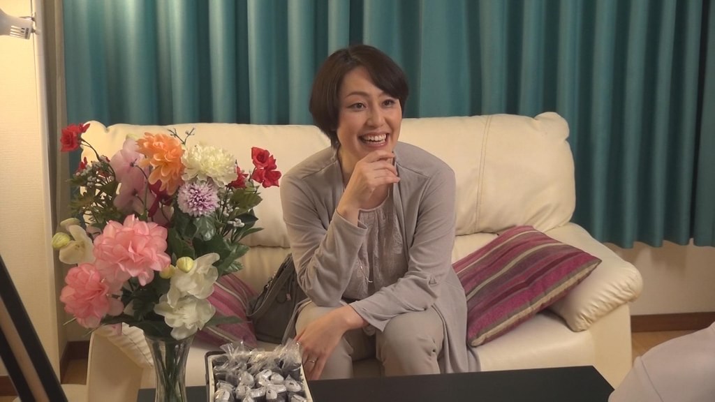 「あっ、そんなところまで恥ずかしいわ」奥様が中出しSEXで牝イキデトックス!!桃山さん(42歳)