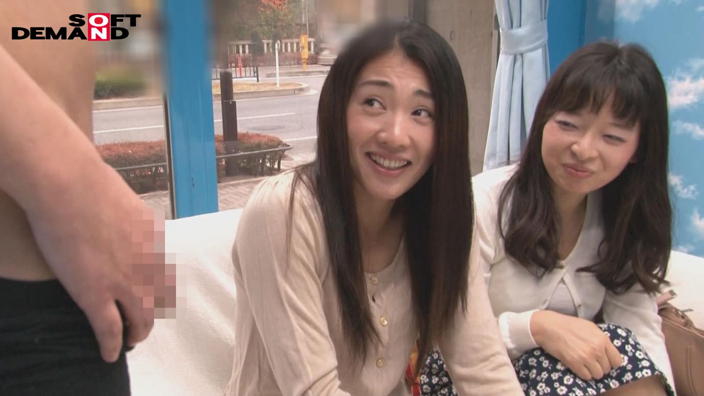 【配信限定で復刻】マジックミラー号 35歳以上人妻限定!旦那とはご無沙汰な人妻が超絶デカチンセックスで溜まりに溜まった性欲解放!in豊島区 かおる(37歳)じゅんこ(38歳)