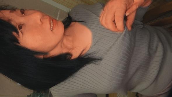 団地妻 密着汗だく汁まみれ 熟女を性獣にするハメ撮りセックス。潮吹き、愛液、連続絶頂、野獣アクメ 爆乳おしつけ濃密性交