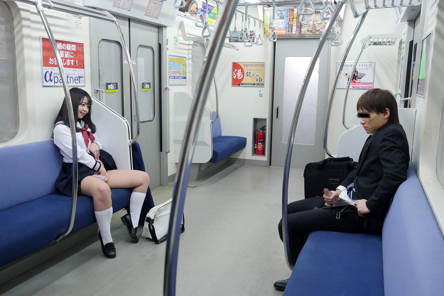 最終電車で痴女とまさかの2人きり！Ｊ○Ｖｅｒ向かいの座席でパンチラしてくる小悪魔女子○生の誘惑で勃起したらヤられた