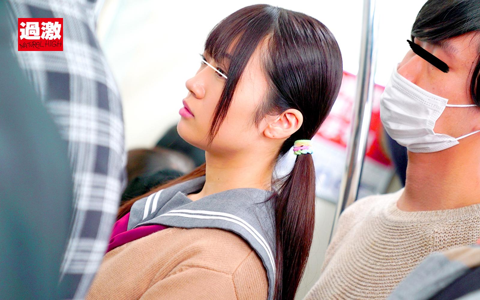 痴漢師に電車の隅でこっそりイラマされ顔面えずき汁まみれで泣き寝入りする女子○生