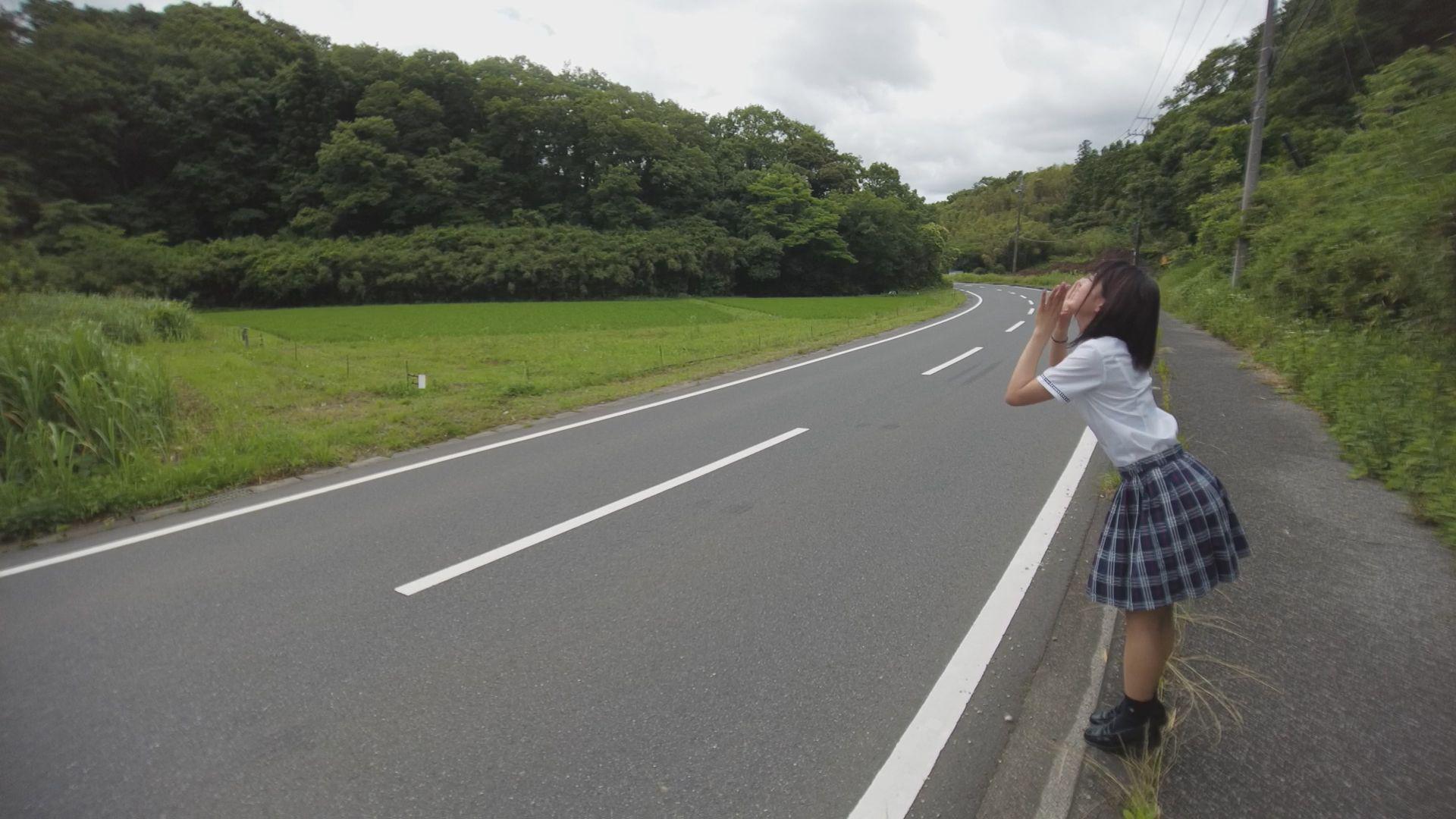 愛嬌精飲 美味しそうにザーメンをごっくんする絶対美少女と露出お散歩