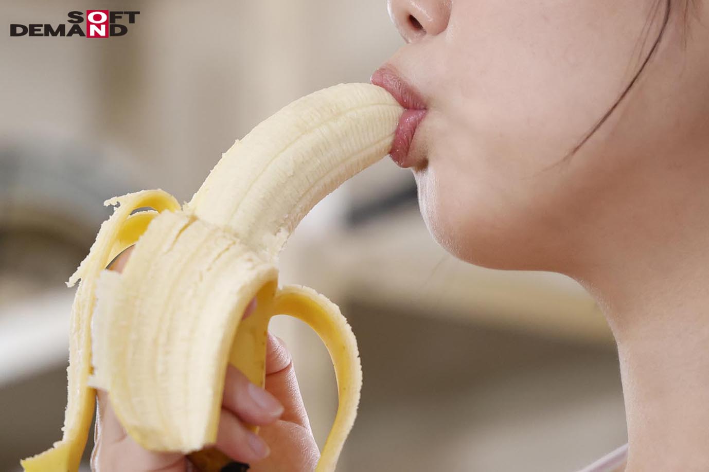 青春美少女がデカチン絶頂 バナナサイズの巨根をミニ膣にねじ込む超イキまくり4SEX 桃乃りん