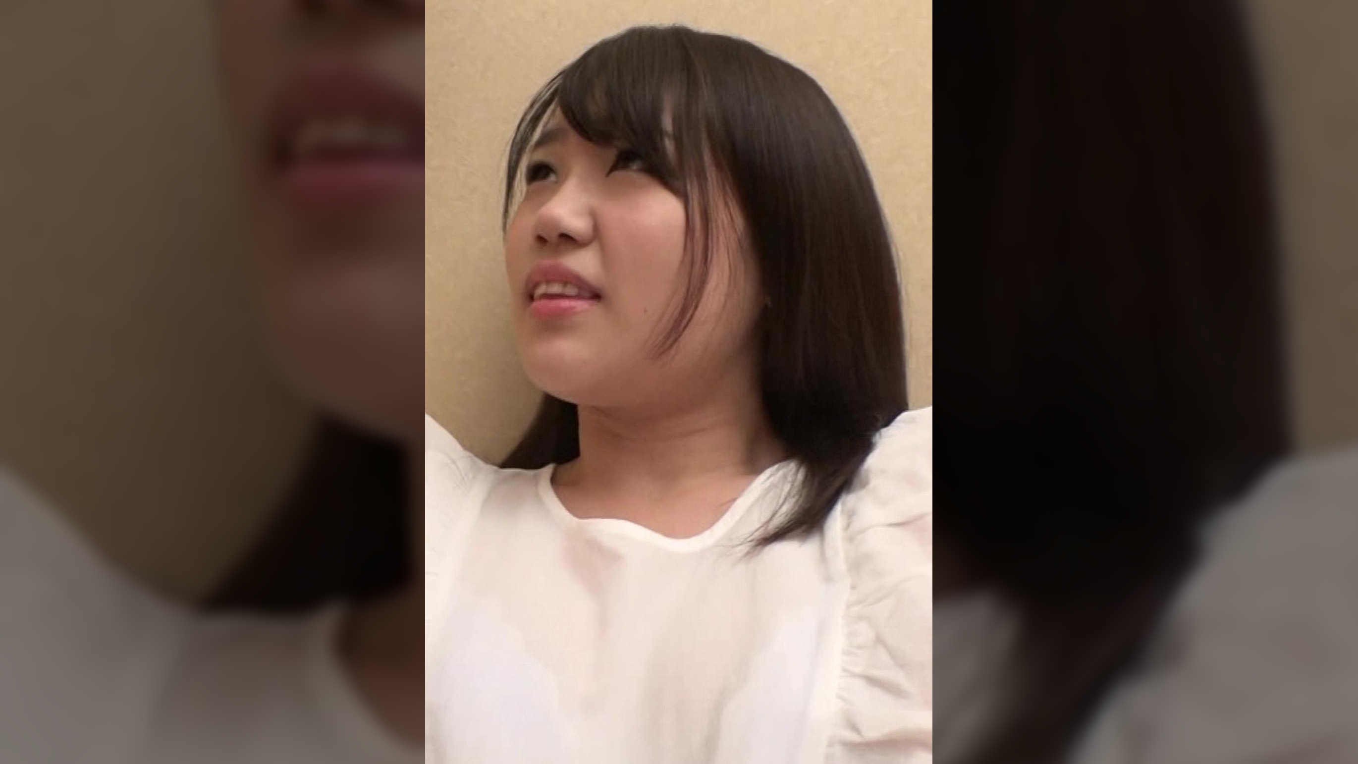 愛嬌たっぷり!巨乳揺らしまくりの美少女