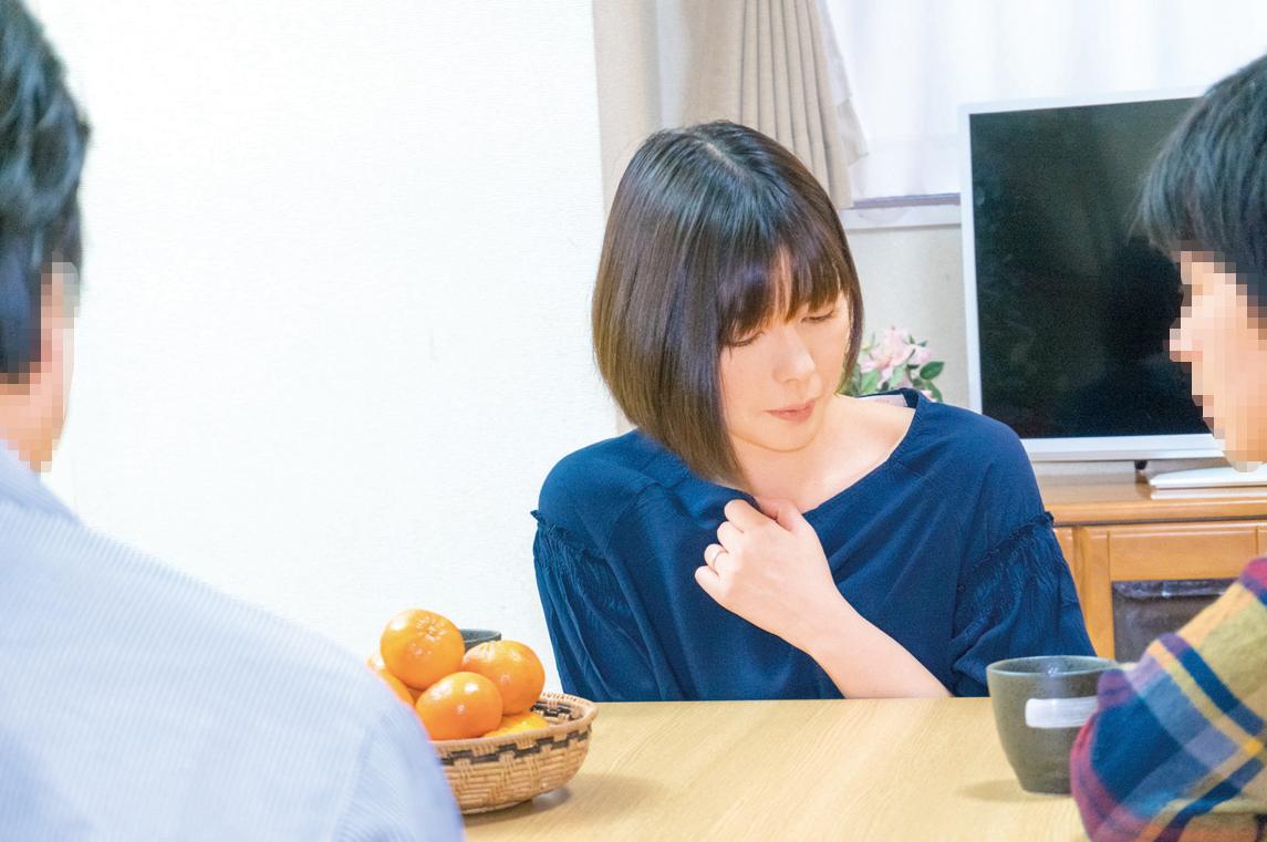 コタツ特化アングル近親相姦! コタツの中!お義母さんのマ〇コを弄りまくりビチャビチャに興奮させて愛液糸引き!NTR近親相姦SEXで何度でもイキまくってしまった4時間
