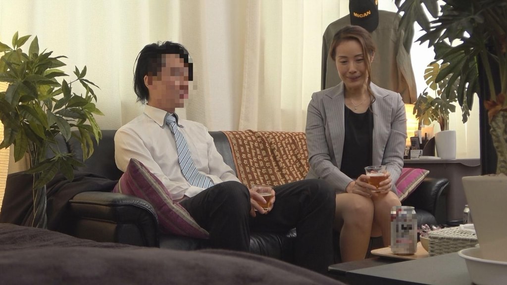 「のせ上手ね～。もっと●っちゃおうかしら(笑)」誘い上手な女上司と発情中出しSEX!西園寺さん(46歳)