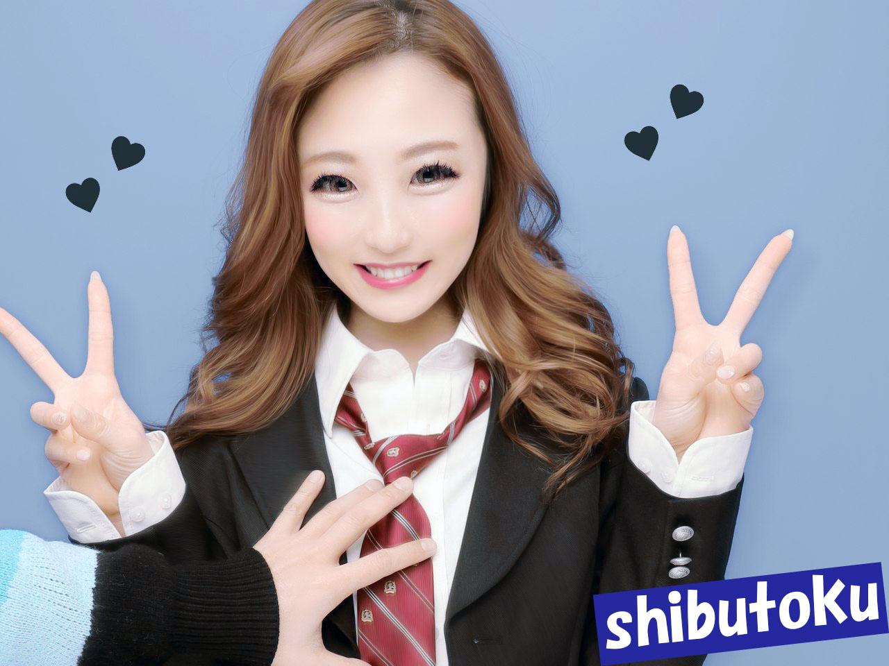 パパ活でゲーセントイレで露出フェラ口内発射、3Pで4発射＋ハメ顔射されてしまう。