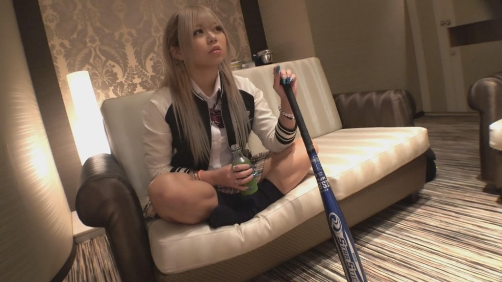 エロいプリケツの日焼けギャルをハメ倒す!