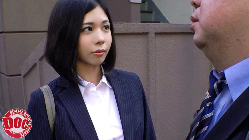 スレンダー新人女子社員と巨漢上司の地方出張。なんと宿泊先のホテルはまさかの相部屋!?狂った上司が夜から朝まで種付けプレス!!