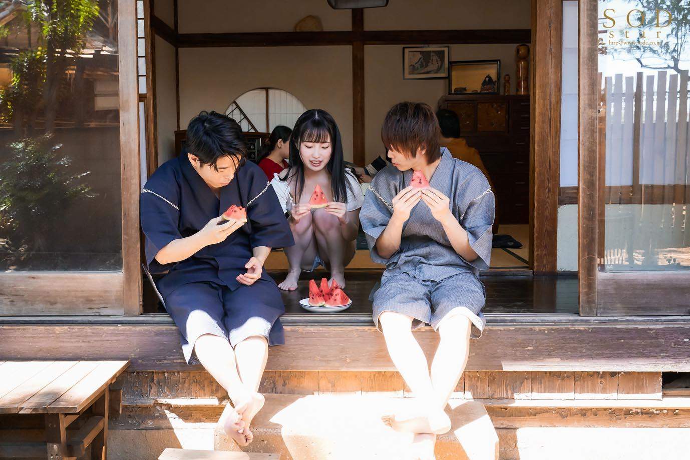 夏休み久々に遊びに来た従妹は従兄弟全員を誘惑して凄テクでヌキまくり！合計10発！！　朝田ひまり