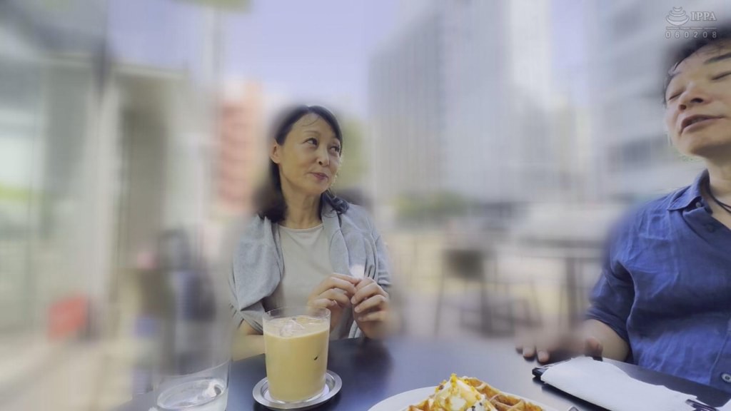 還暦バブルの奇跡 元ジュリアナ嬢の妖艶すぎる逆輸入ボディ ジム通いの美尻トレーニー