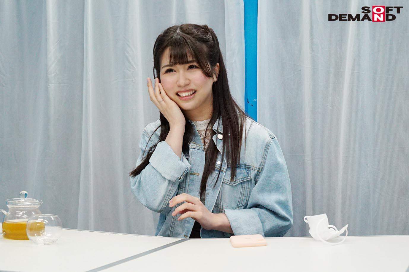 マジックミラー号 上京女子大生限定! 彼氏とTV電話中にぶるぶる激震アクメ椅子スイッチON!バレずに電話しきったら賞金獲得!のハズが…クリトリス超刺激でご無沙汰おま〇こから漏れ滴る大量潮吹き