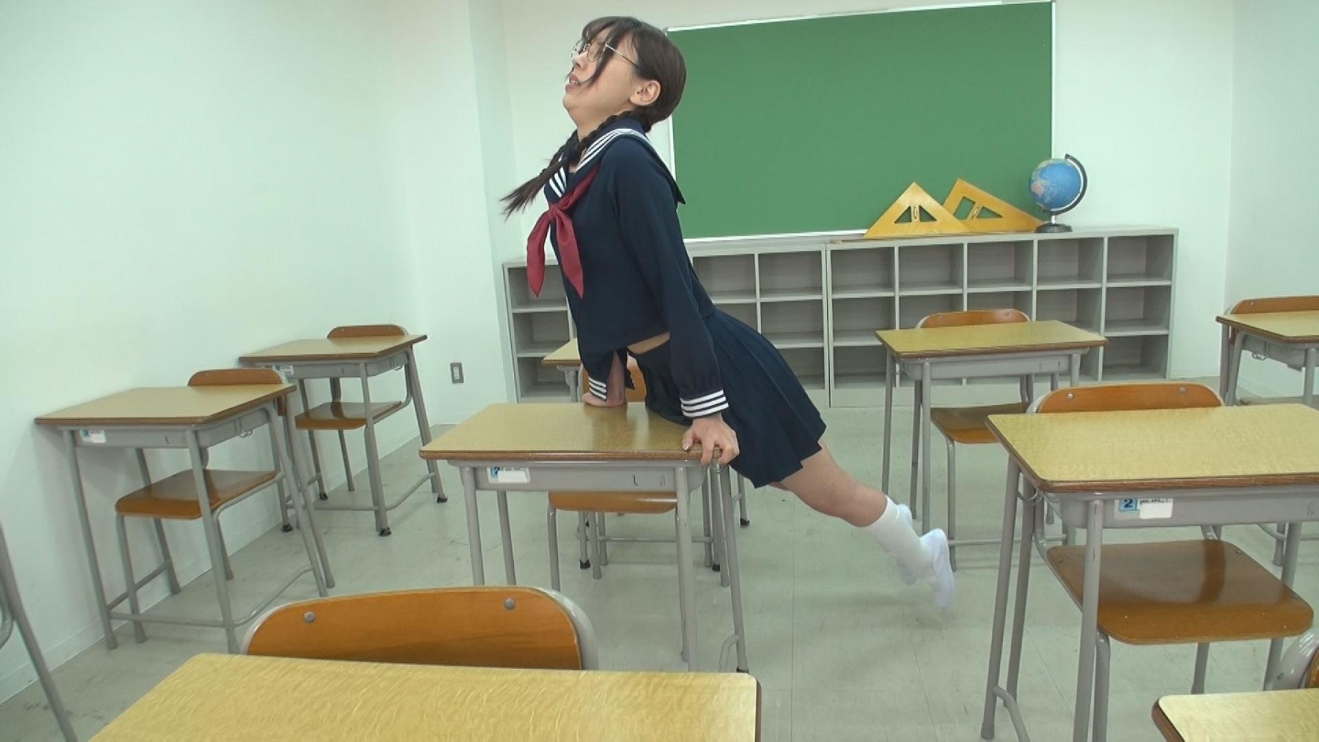 足を伸ばせば貴方もシンクロ!もう足ピーンしか愛せない! 竹内夏希
