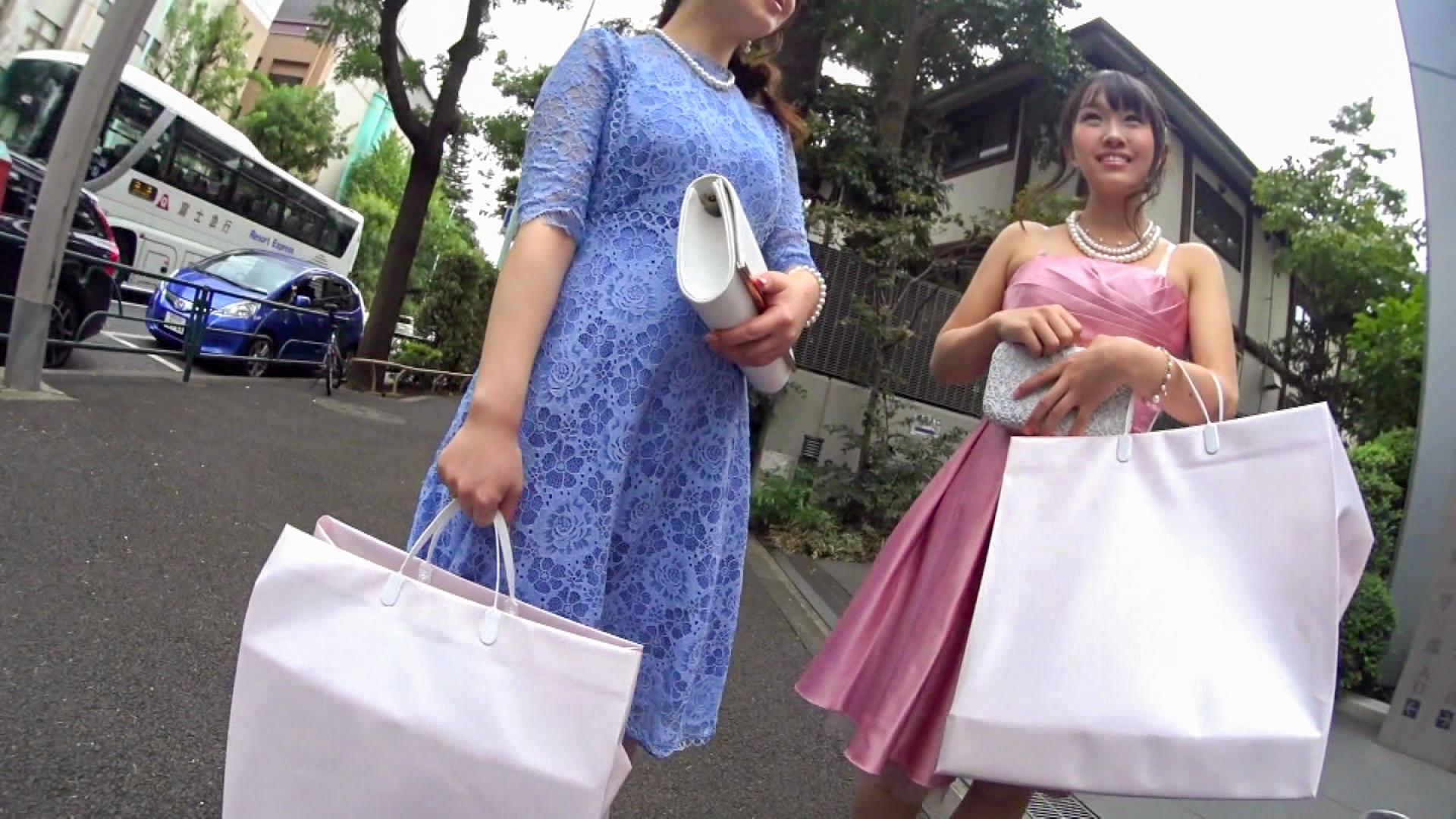 結婚式場付近でモデルのようなパーティドレスを着こなす挙式帰りの女子たちをナンパ！綺麗なフォルムの美女たちに中●しセックス決めちゃいました！！