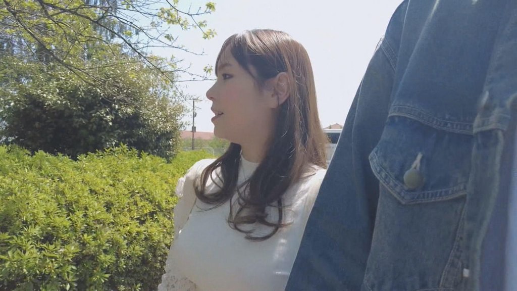 「いつもは我慢してる声が…出ちゃうよ…」温泉で汗だく濃厚セックス　月見伊織　中出し人妻不倫旅行 in 昼顔