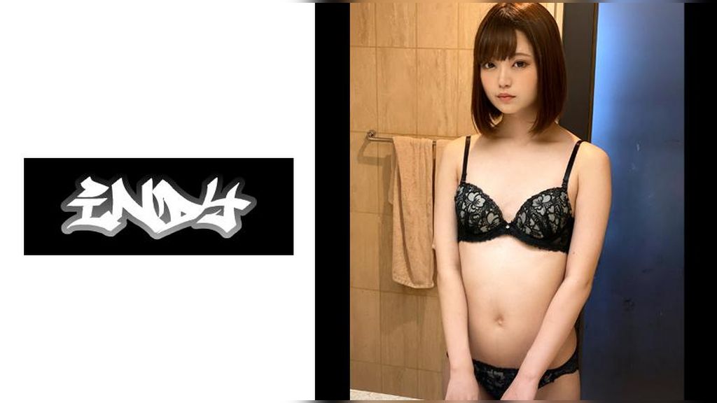 見た目はギャル_中身は敏感ちっぱいの短髪美女