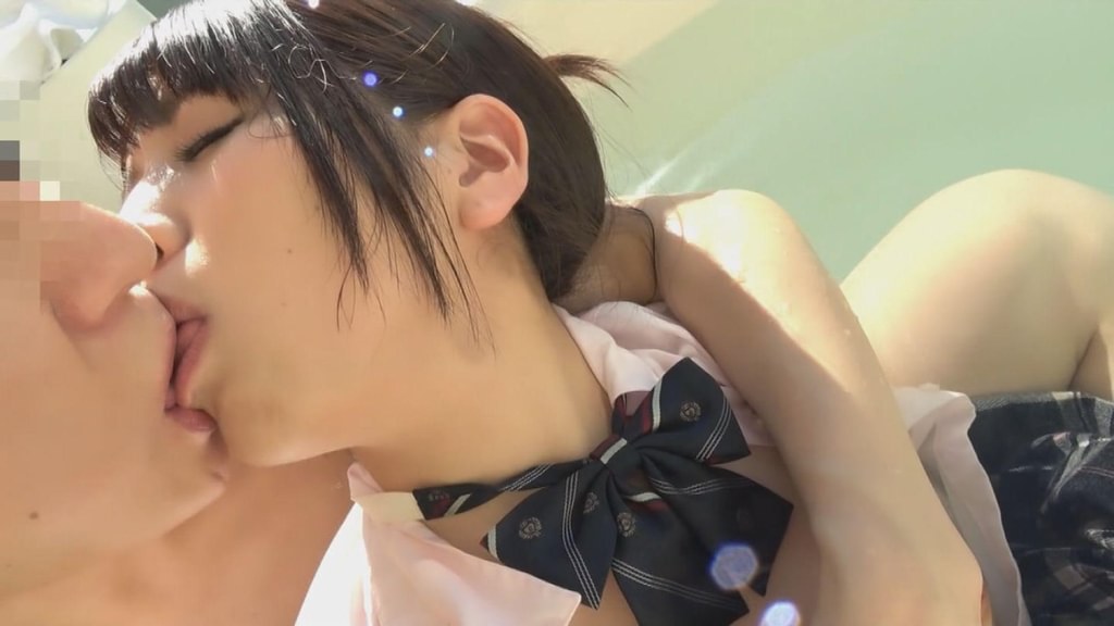 敏感美乳ととろけるマ◯コの黒髪美少女JK