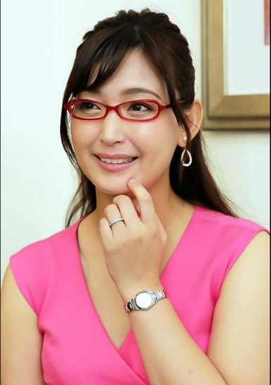 塔子さん　３８歳　眼鏡がお似合いの奥さま　【セレブ奥さま】