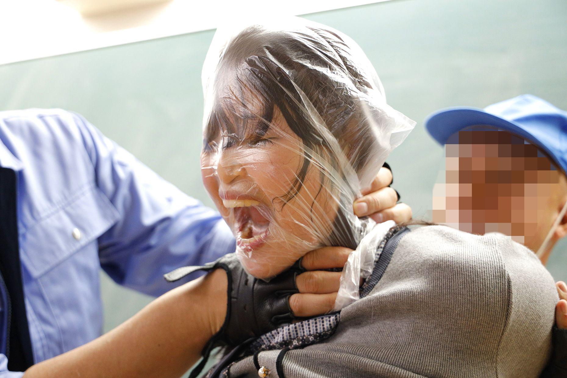 年収1500万超のカリスマ女塾講師に顔面タンツボ唾かけでプライドを打ち砕き汚肉棒で子宮口をしゃくり上げ孕ませ汁連続中出し！