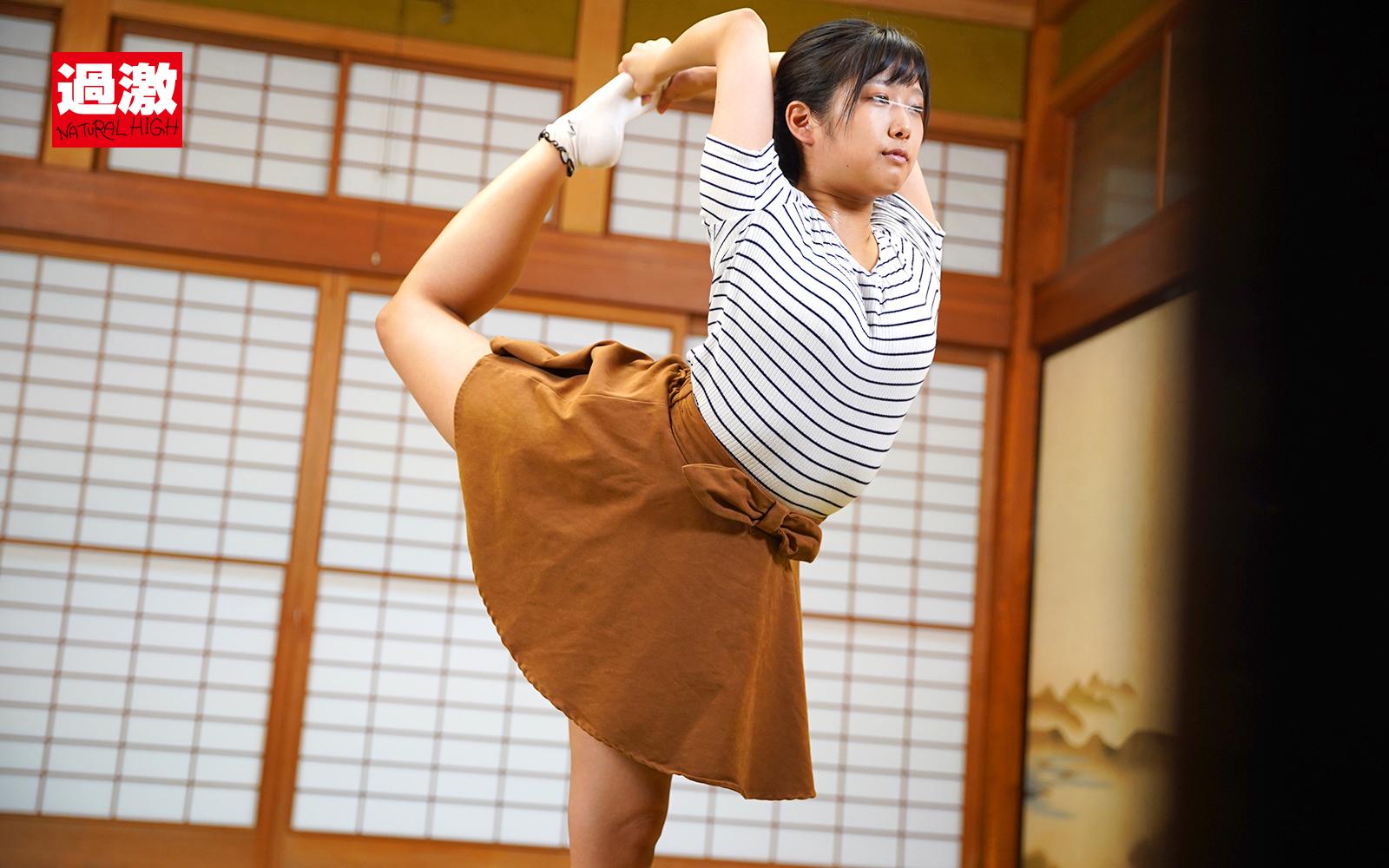 男潮を吹かせる痴女っこ 突然の勃起薬キスとこねくり手コキで責められ我慢できずメスイキ