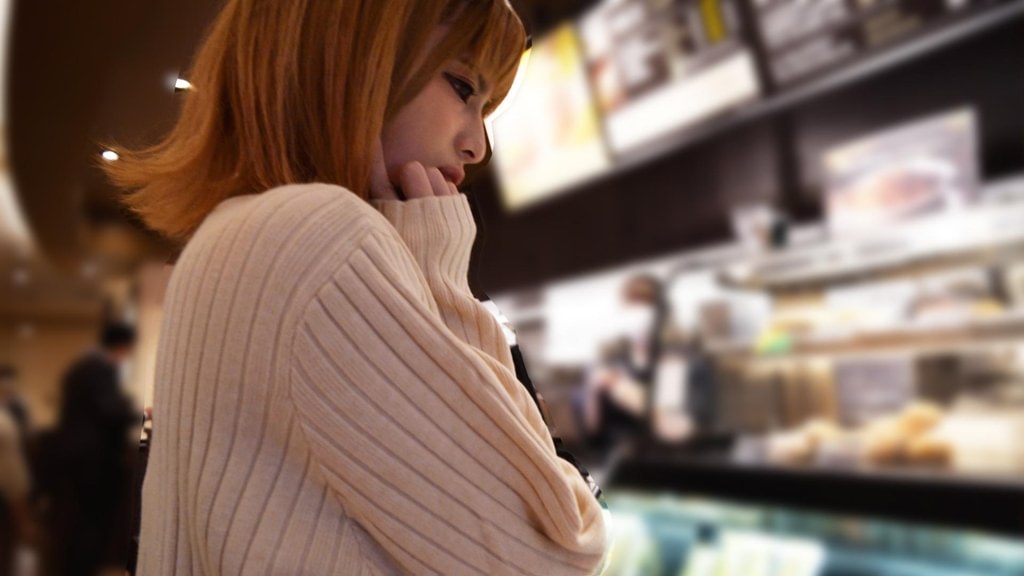 ハーフ顔美女とローター散歩SEX