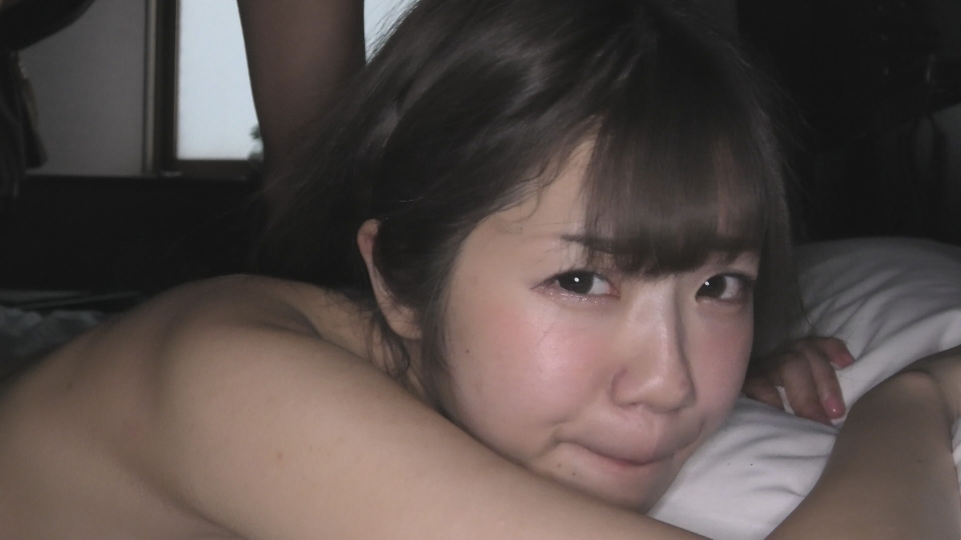 圧倒的美少女の小柄ボディをぶち壊すほどの激しいエッチで生ハメ貫通した記録!