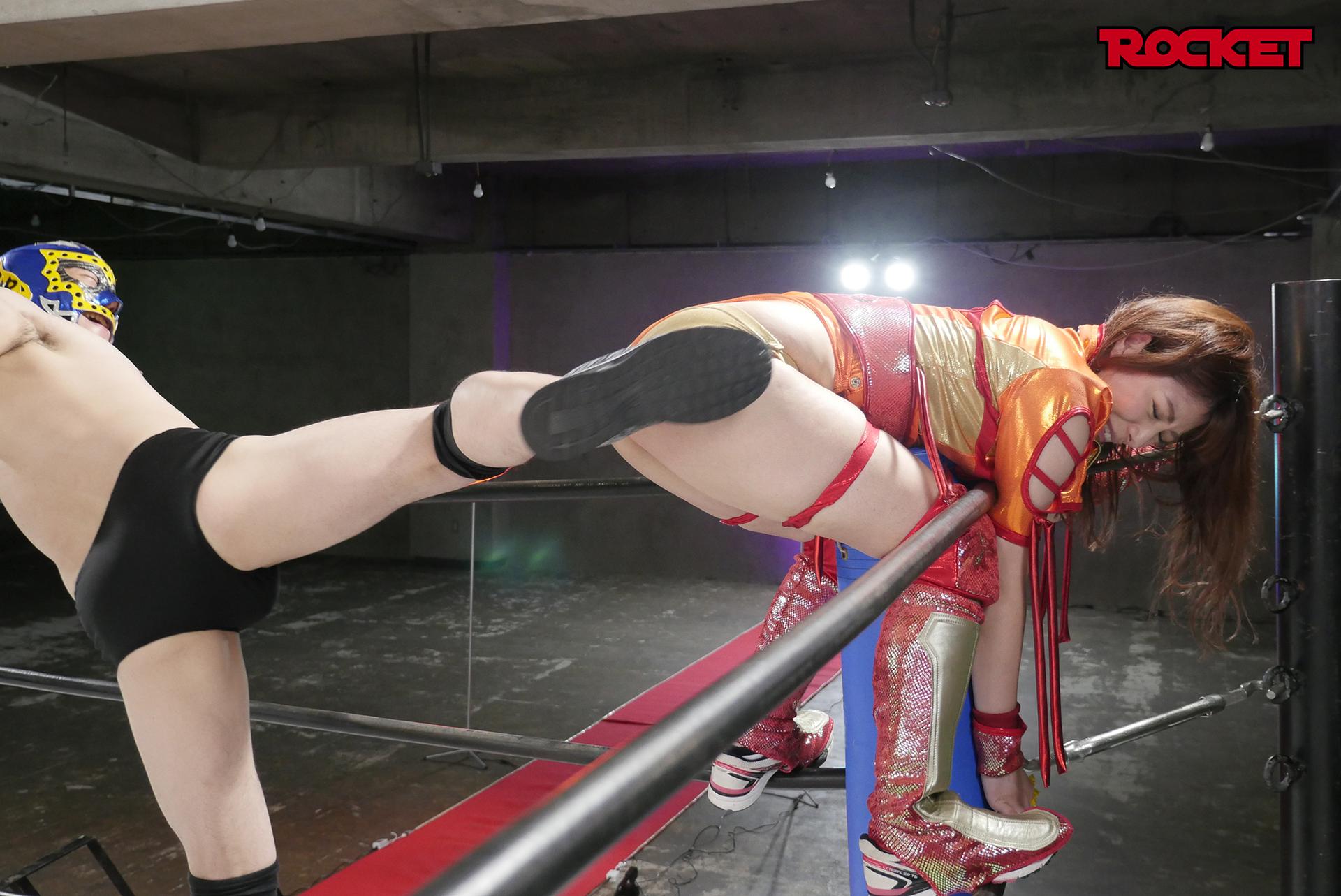 巨尻女子プロレスラー茉実耶 痛恨の危険日直撃!連姦中出しデスマッチ!!