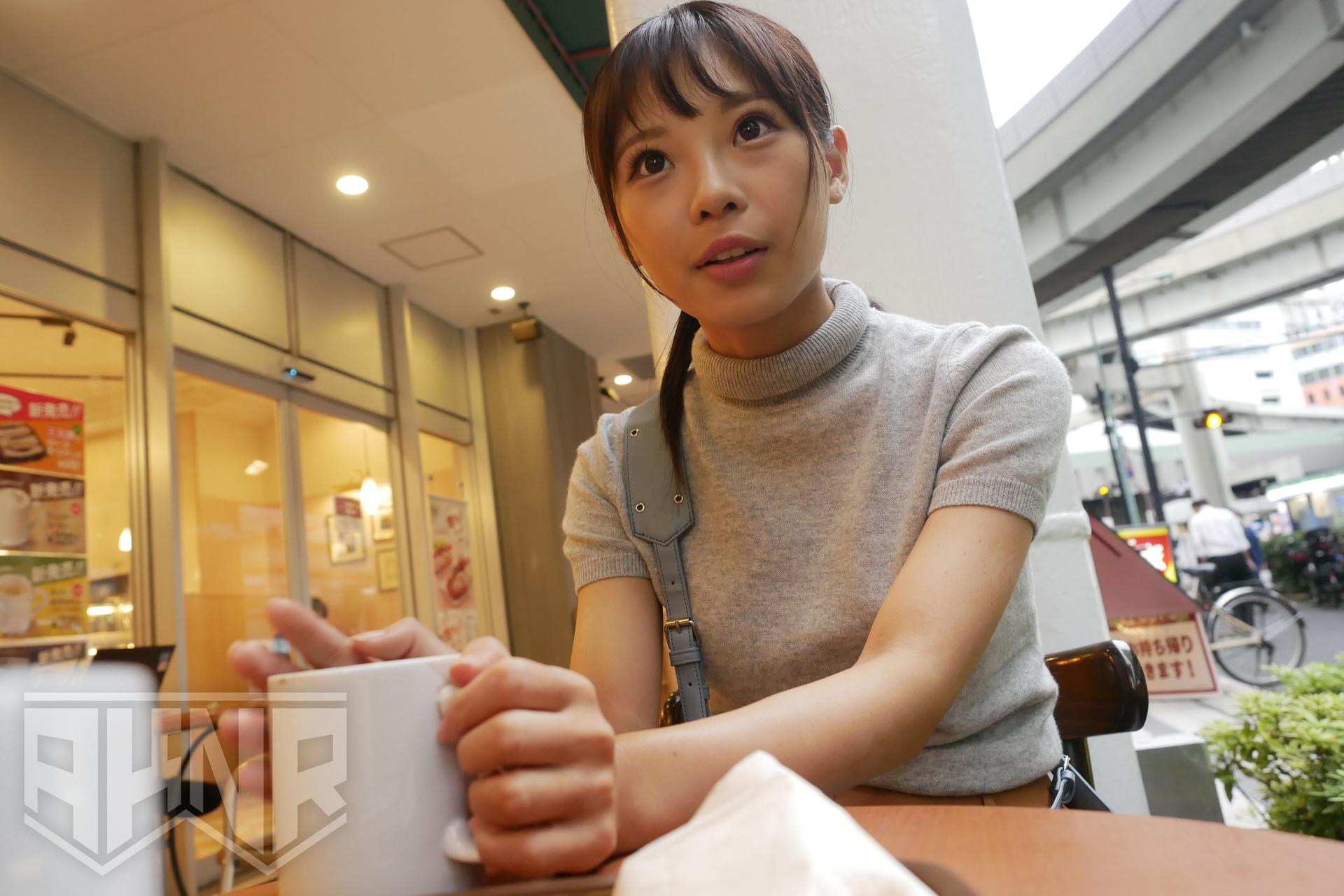 【厳選素人ちゃん】エステティシャン・看護師・ピアノ講師・書道家・美容師・OLの6名出演 チ○ポ大好きなスケベ素人たちが器用な手先を活かして男を骨抜きにする絶品手コキ