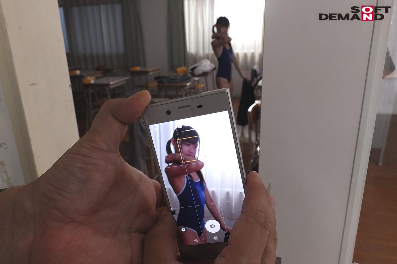 サイレント校内痴漢 バレたくない状況で強制痙攣イキさせられた褐色ハーフ制服美少女 蓮見天