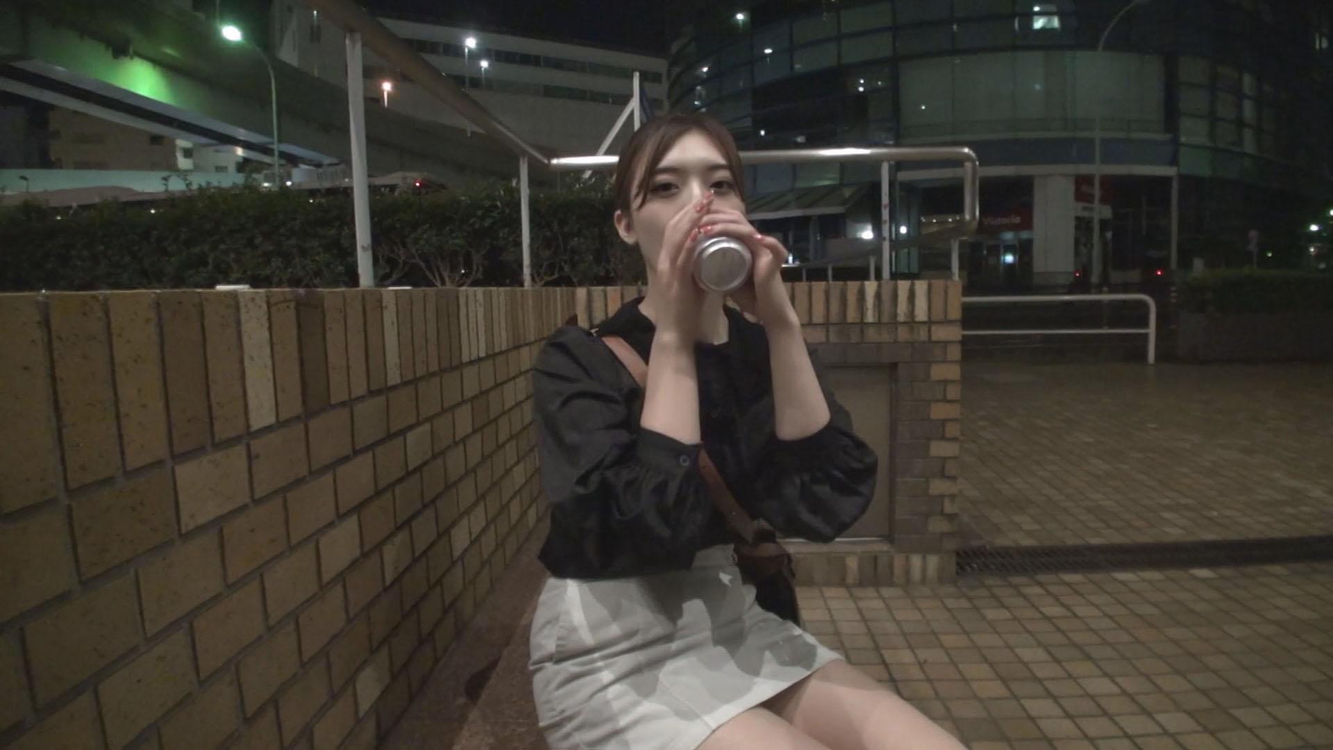 ナンパコNo.03 深夜までの激務からの解放でエロスイッチが入った美脚美人OLをナンパして連続中出し!