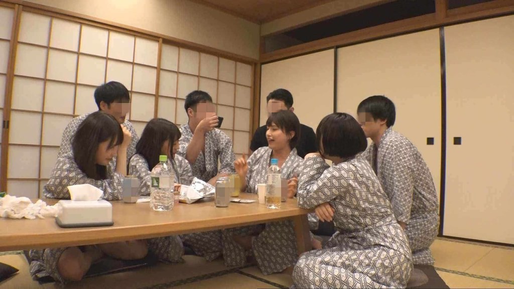 【派遣で来てる女子社員が宴会で●った結果…】　この二人、人妻なのにヤバすぎ…【乱交4P】
