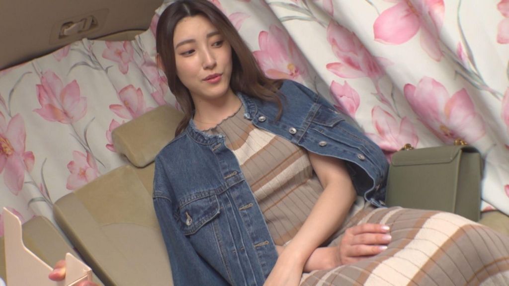 すまし顔の青山美女をガンガン突いて激中出し