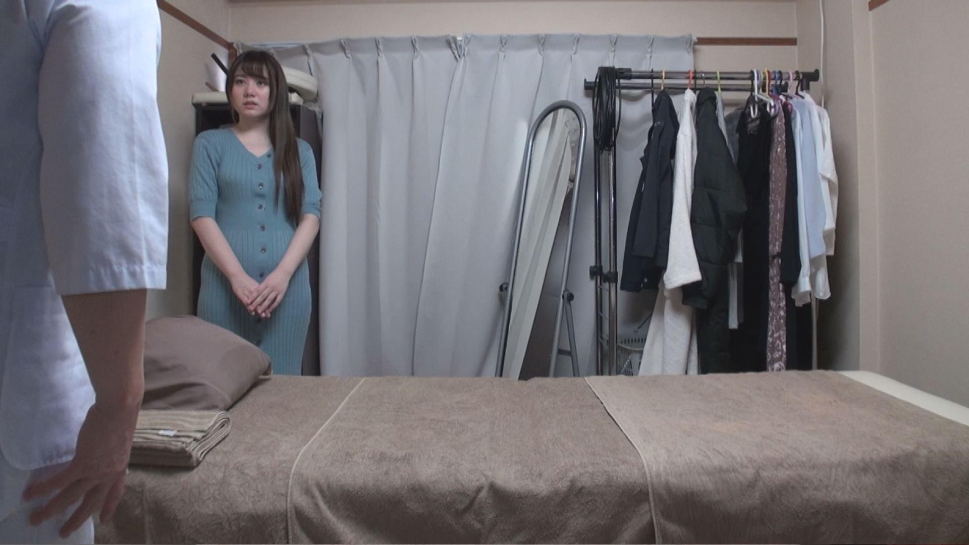 媚薬オイルマッサージ痴漢盗撮＆中出し素人娘VOL.32超強力媚薬を配合したマッサージオイルを施術中に知らずに塗りこまれたオンナは、身体の火照りに驚き、チ〇ポを欲しがる自分に戸惑い、垂れ出したマン汁に恥ずかしがりながらも生ハメ中出しまで欲してしまう！