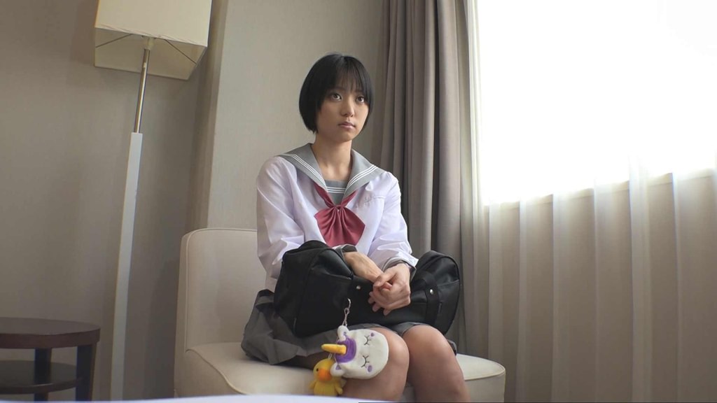 ちっぱい乳首イジメ 半泣き中出しエッチ この子に中出し【個人撮影】ボーイッシュな清純派 1○歳 すず