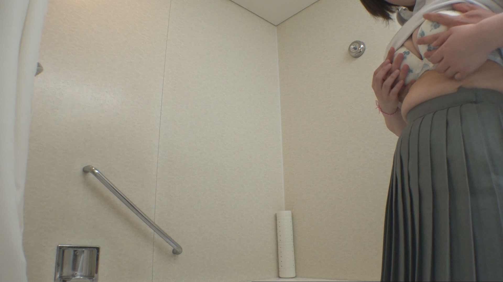 【陸上部の先輩と一緒にシャワー!?】盗撮・陸上部女子【Gカップ】