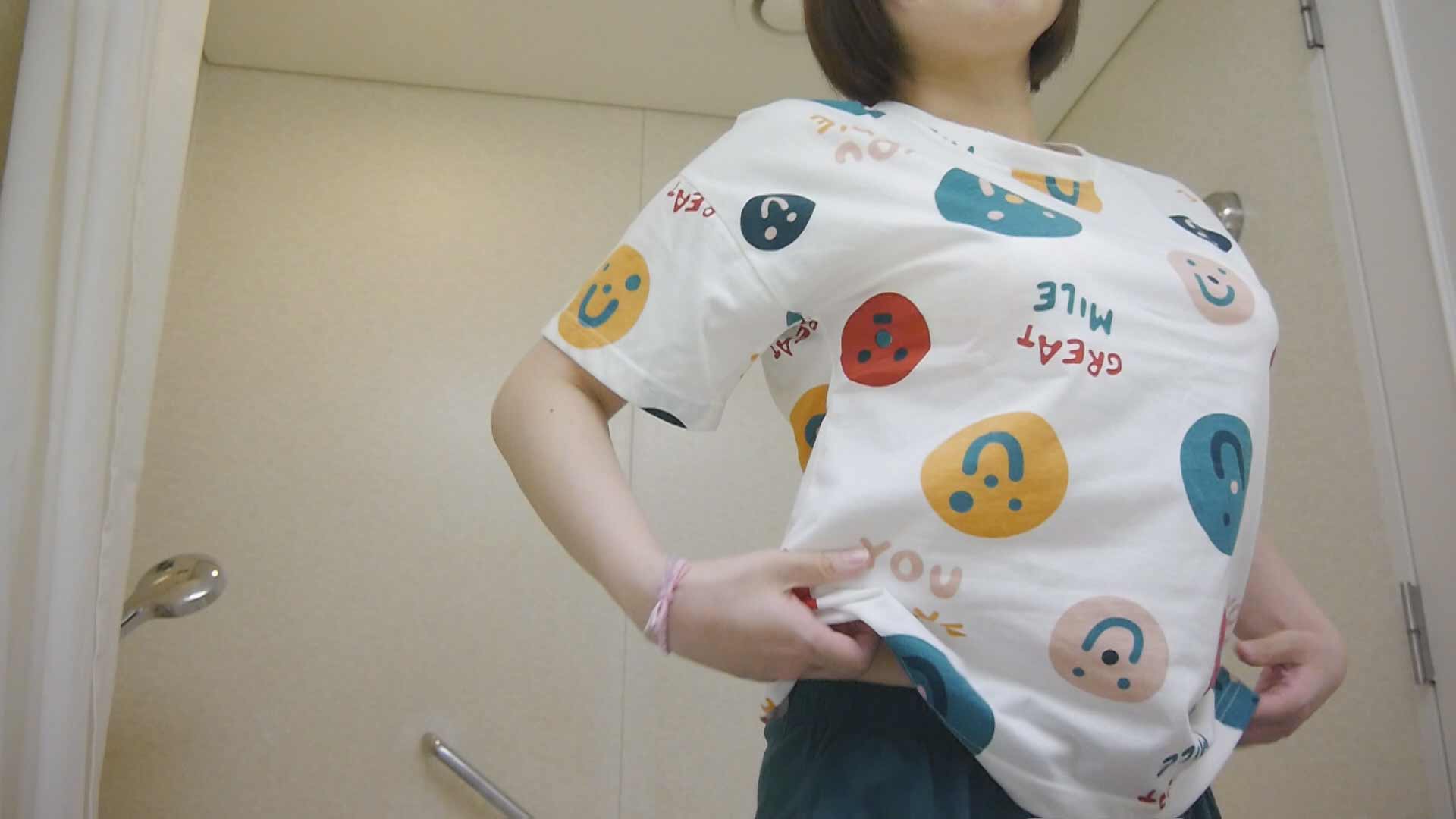 【陸上部の先輩と一緒にシャワー!?】盗撮・陸上部女子【Gカップ】