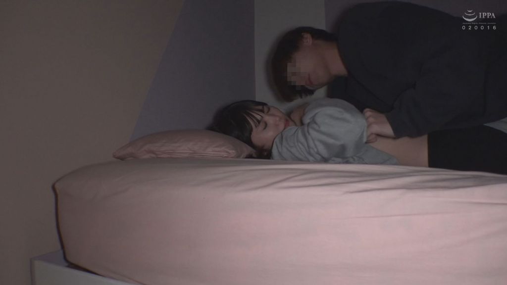 先輩に目を付けられ夜な夜な性欲処理 後輩オマ〇コ借りて中出し発射&乳首舐めさせながら手コキ発射